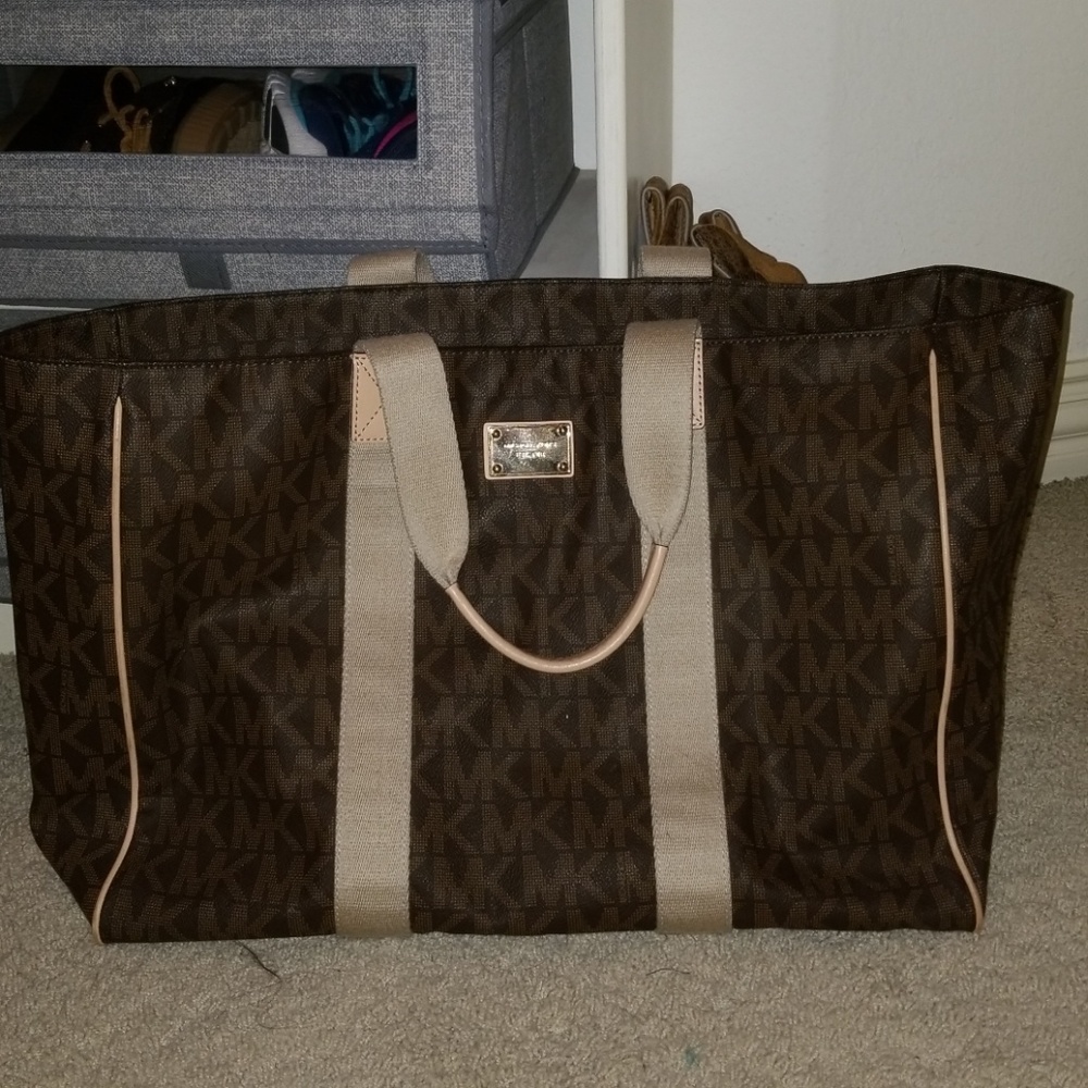 Michael kors weekender tote